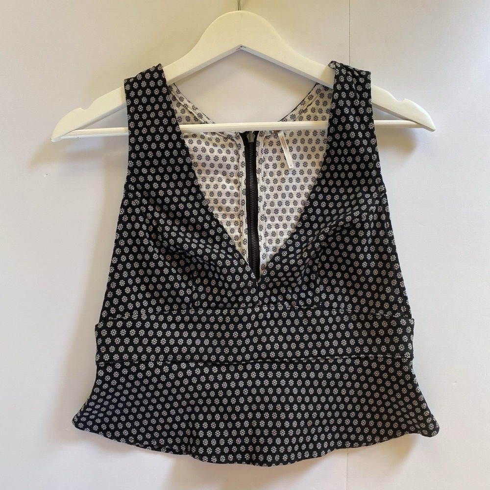 FREE PEOPLE Plunging crop Top Women Sz 4 Black Cream Floral Jacquard Reversible